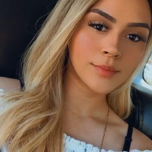 Meet your Posher, Kenia